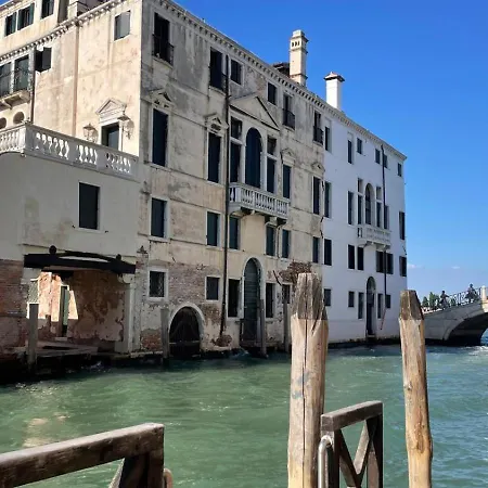Residenza Stardust Suite With Canal View-3